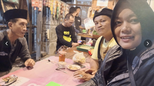 Tidak hanya ngopi atau sekedar menikmati cemilan, namun juga ajang diskusi. Foto : Dok. Angkringan Palm Jiwan