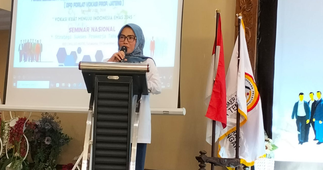 Mesra Betty Yell, Ketua DPP Forlat Vokasi sedang memberi arahan. Foto : Dok. Pribadi