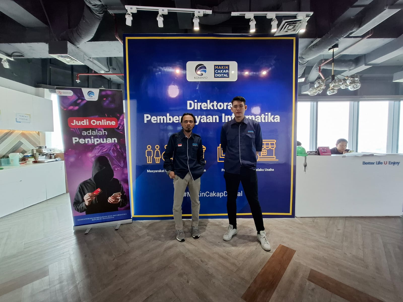 Pertemuan di Kantor DItjen Aptika Kominfo disambut hangat oleh Slamet Santoso, Setditjen Aptika Kominfo. Foto : Dok. Alfaqy