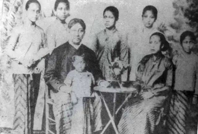 Keluarga Raden Ajeng Kartini. Foto: www.kibrispdr.org