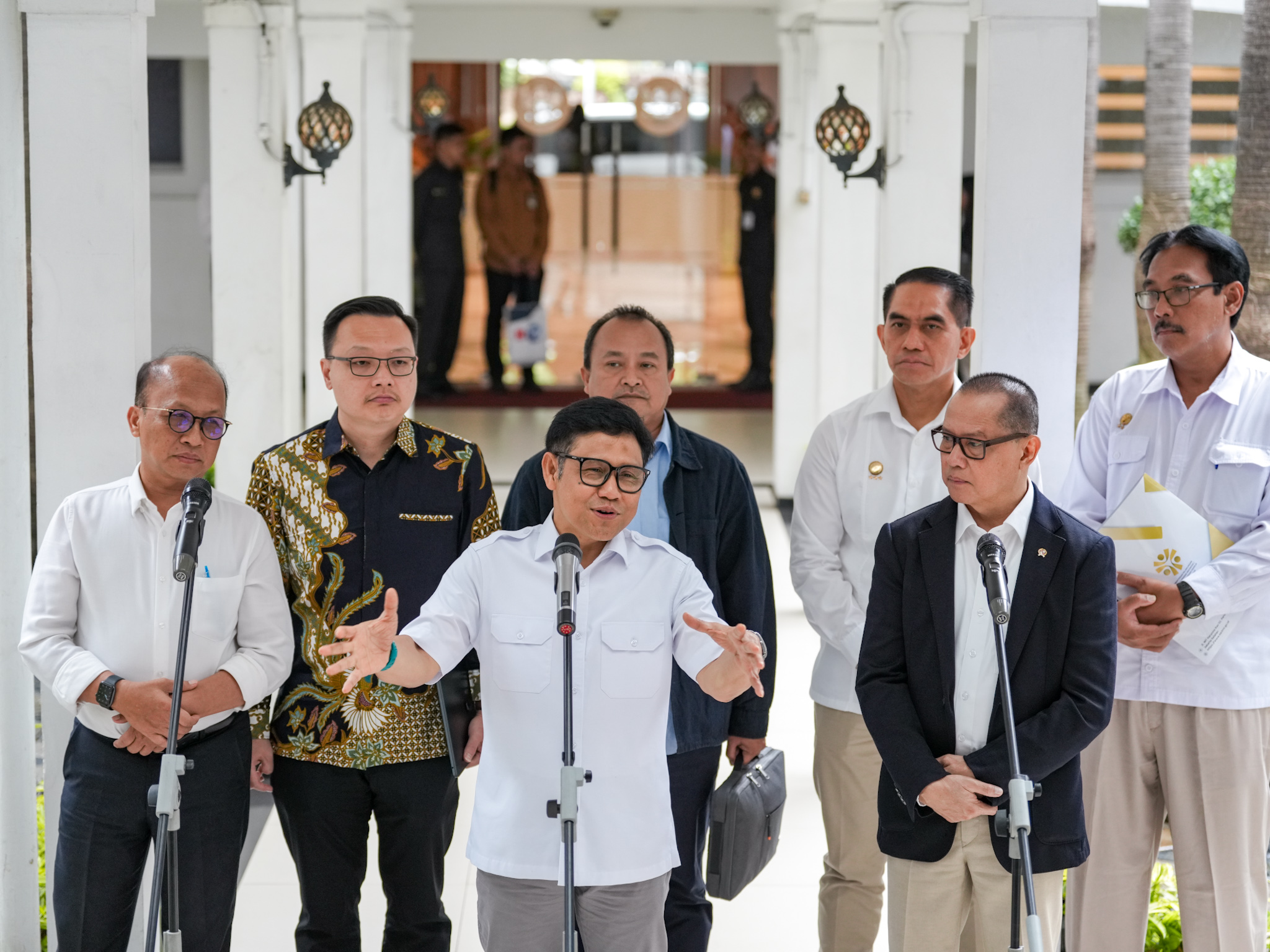 Menko PM Pastikan Program SMK Go Global Persiapkan Pekerja Terampil dari Hulu Hingga Hilir untuk Bekerja di Luar Negeri