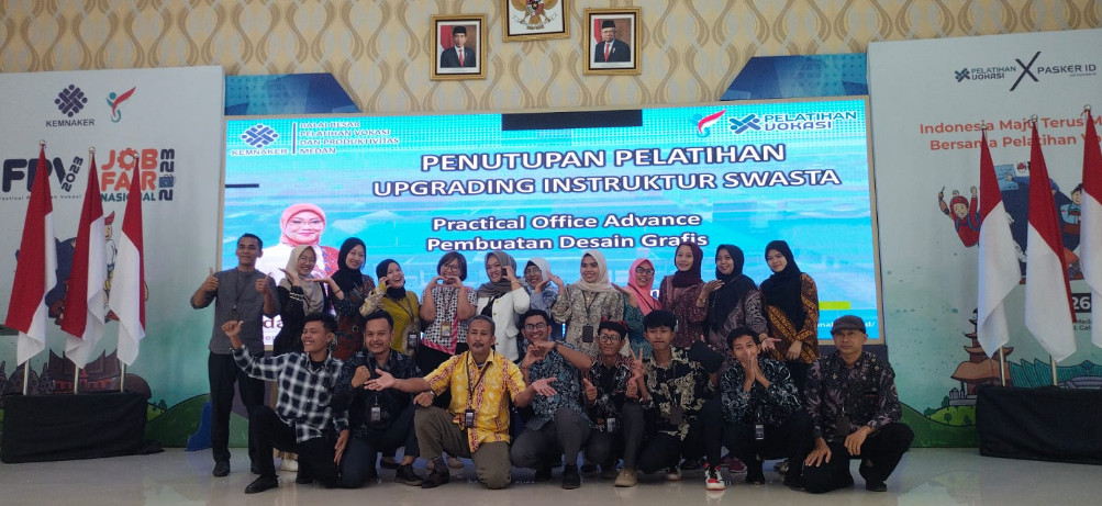 Peserta Pelatihan Berbasis Kompetensi Practical Office Advance dari Instruktur LPK dari berbagai Indonesia. Foto : Kangben 