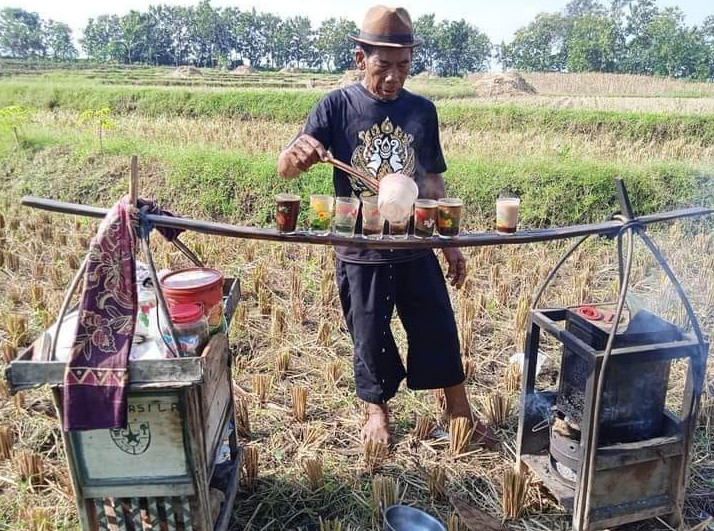 Kopi Ethek, simbol budaya di SIman Ponorogo. Foto : FB Karya Budaya Bangsa