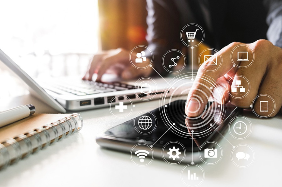 Gagap teknologi menjadi permasalahan utama UMKM di era digital. Foto : axios.id