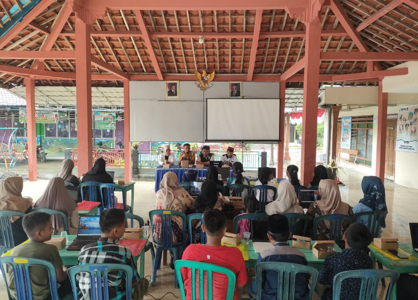 Pelatihan Microsoft Word untuk warga Desa Purworejo, Pilangkenceng, Kabupaten Madiun. Foto : Dok. Pemdes Purworejo