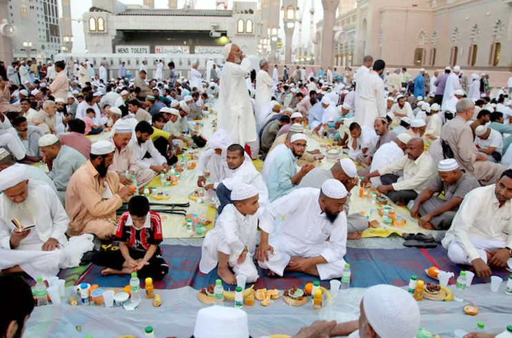 Serba serbi Ramadhan salah satunya Ifthaar/Berbuka Puasa Bersama.. Foto : promediateknologi.id