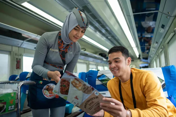 KAI Services berharap dapat menyambut era baru layanan kereta api yang lebih ramah, profesional, dan membanggakan. Foto : KAI Service