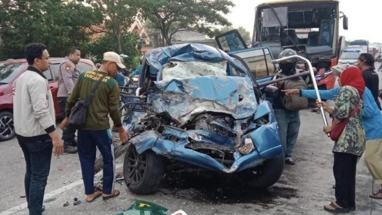 Dugaan sementara, mobil mengambil jalur kanan secara tiba-tiba. Foto : Dok. Istimewa