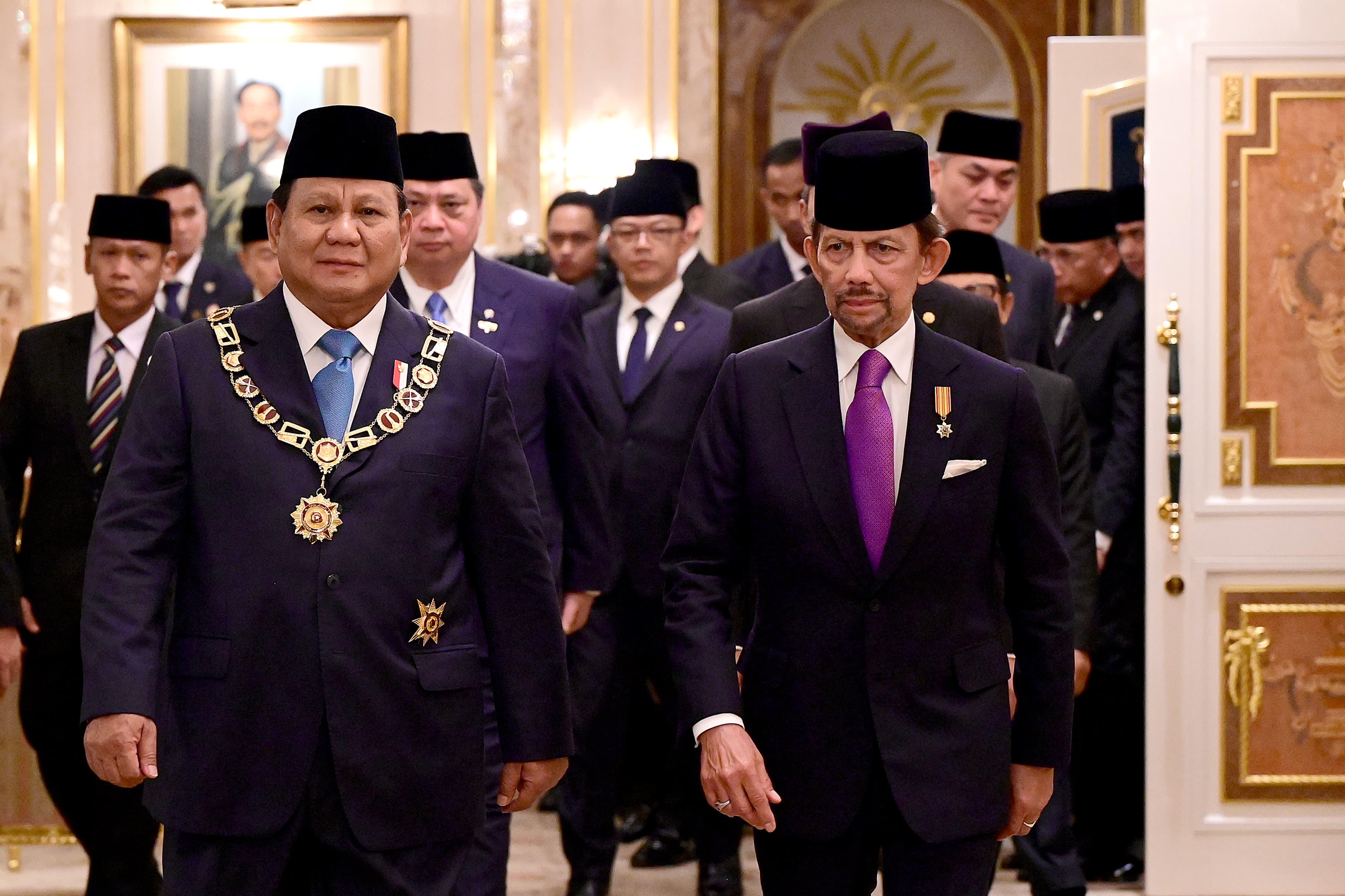 Presiden Prabowo Subianto Terima Bintang Kebesaran Tertinggi Brunei Darussalam dari Sultan Hassanal Bolkiah. Foto: BPMI Setpres