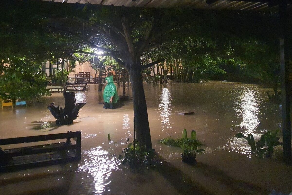 Hujan yang mengguyur Gunungkidul menimbulkan banjir dibeberapa wilayah. Foto : kompas.com/markus yuwono