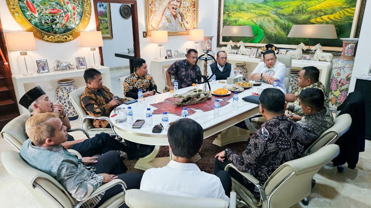 Bamsoet Terima Pengurus Perkumpulan Lembaga Pelatihan Bahasa Jepang Indonesia (PELBAJINDO) Ingatkan Pelatihan Berkualitas Kunci Daya Saing, di di Jakarta, pada Selasa (6/1/2026). Foto: Istimewa