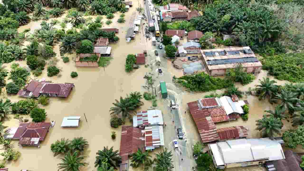 Banjir Lintas Timur Palembang-Jambi: Arus Lalu Lintas Dialihkan, Pemudik Diimbau Gunakan Jalur Tengah. Foto: dok. BPBD Musi Banyuasin