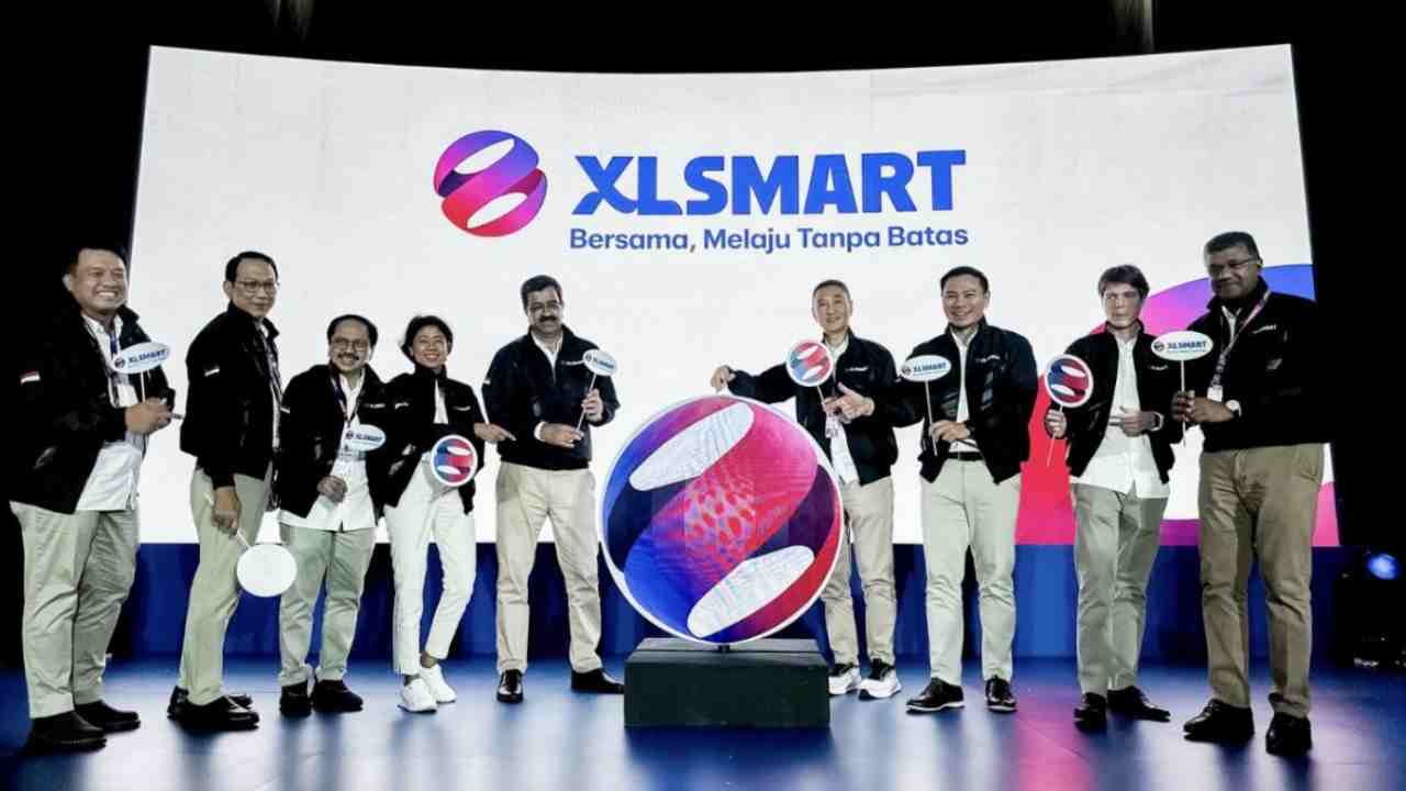 PT XLSMART Telecom Sejahtera Tbk resmi berdiri sebagai entitas telekomunikasi terpadu hasil penggabungan tiga perusahaan, yaitu PT XL Axiata Tbk, PT Smartfren Telecom Tbk, dan PT Smart Telecom. Foto: dok. TabloidPulsa.id