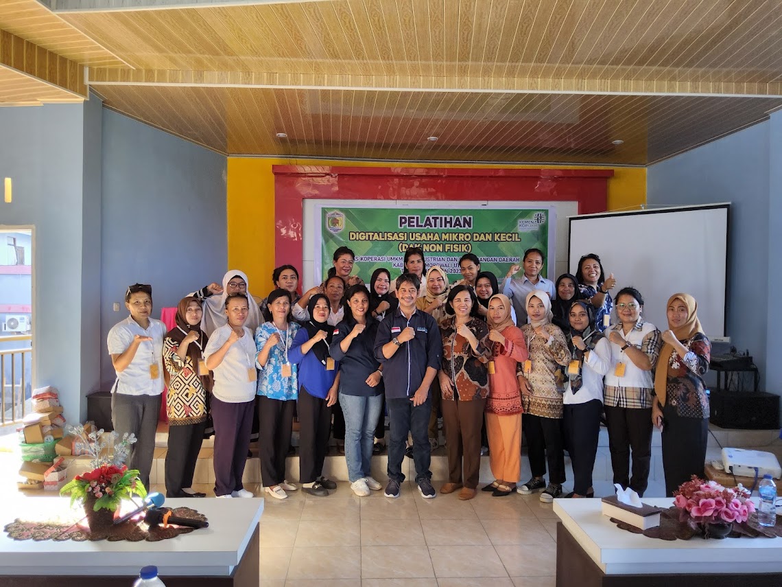 Pelatihan digitalisasi UMKM bagi pelaku usaha di kabupaten Morowali Utara Provinsi SUlawesi Tengah
