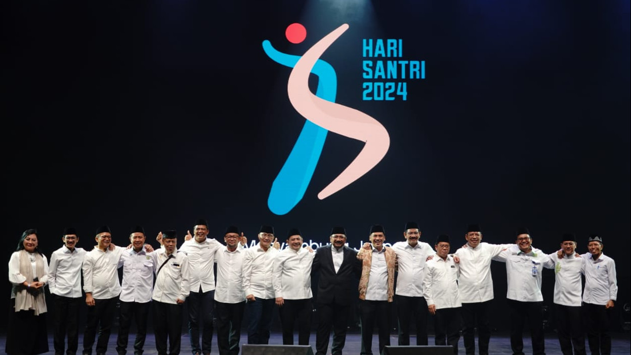 Penyerahan bantuan peralatan rintisan usaha kepada peserta didik program PKW Tahun 2024 kerjasama LKP Bina Dharma dan Direktorat Kursus dan Pelatihan Kemendikbudristek RI. Foto: Dok Pribadi, 26/09/2024