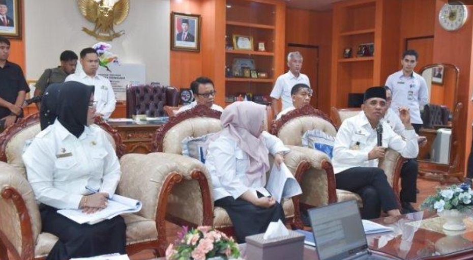 Gubernur Sulteng Anwar Hafid bersama 3 kadis Terkait PUPR membahas percepatan program berani, foto : Zulfadli