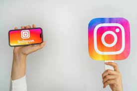 Perubahan ukuran feed Instagram 2025 membuat grid instagram terlihat berantakan. Foto : Tangkapan layar Google