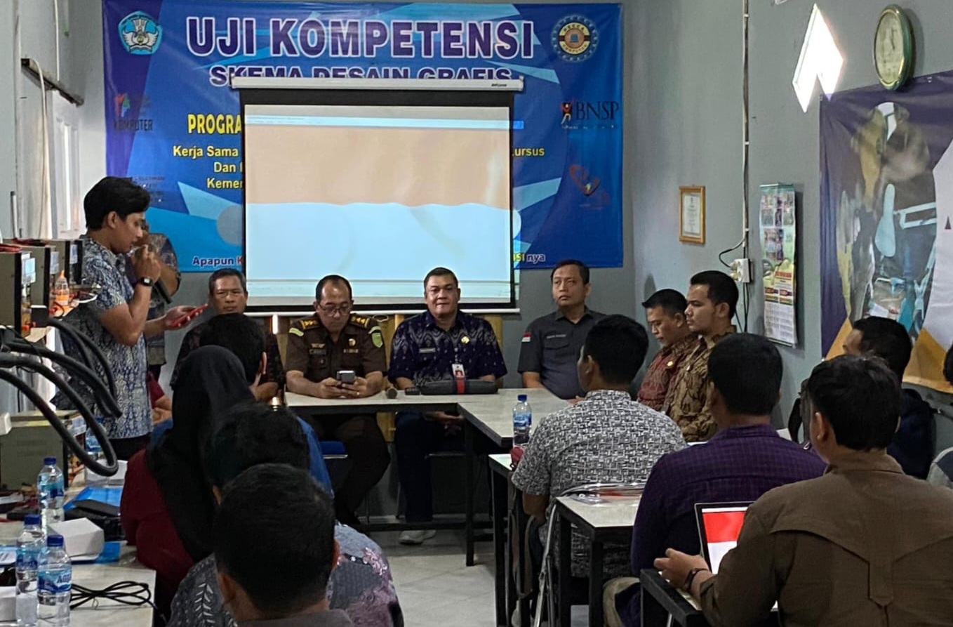 LPK Decca Gama Kediri selenggarakan Pelatihan Berbasis Kompetensi Desain Grafis