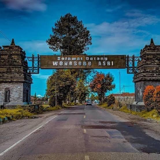 Gapura Selamat Datang Wonosobo Asri di Kota Wonosobo ; sumber tangkap layar pinterest