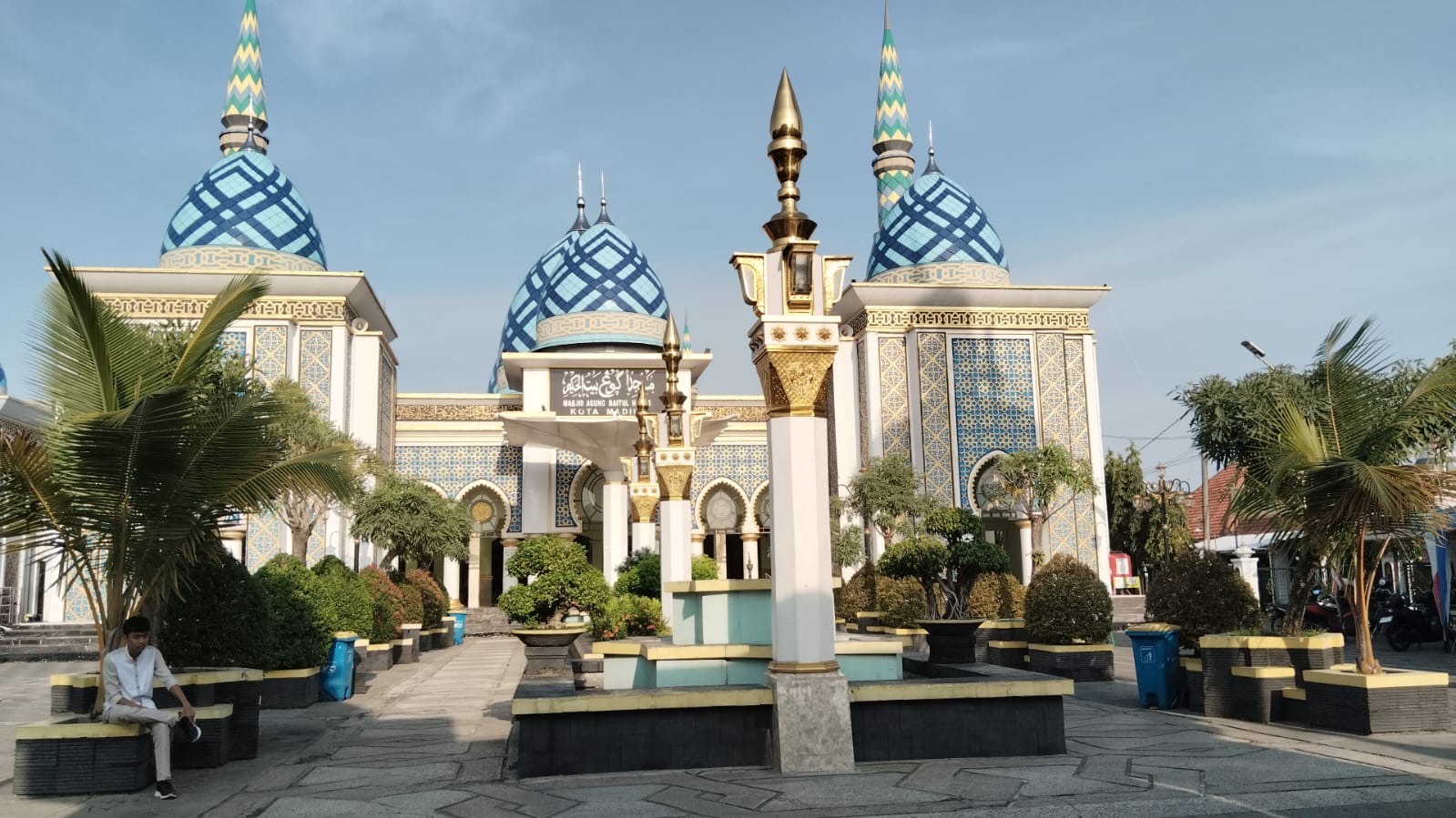 Masjid Agung Baitul Hakim Kota Madiun, saksi bisu sejarah perjuangan bangsa Indonesia. Foto : Kang Ben/gradasigo