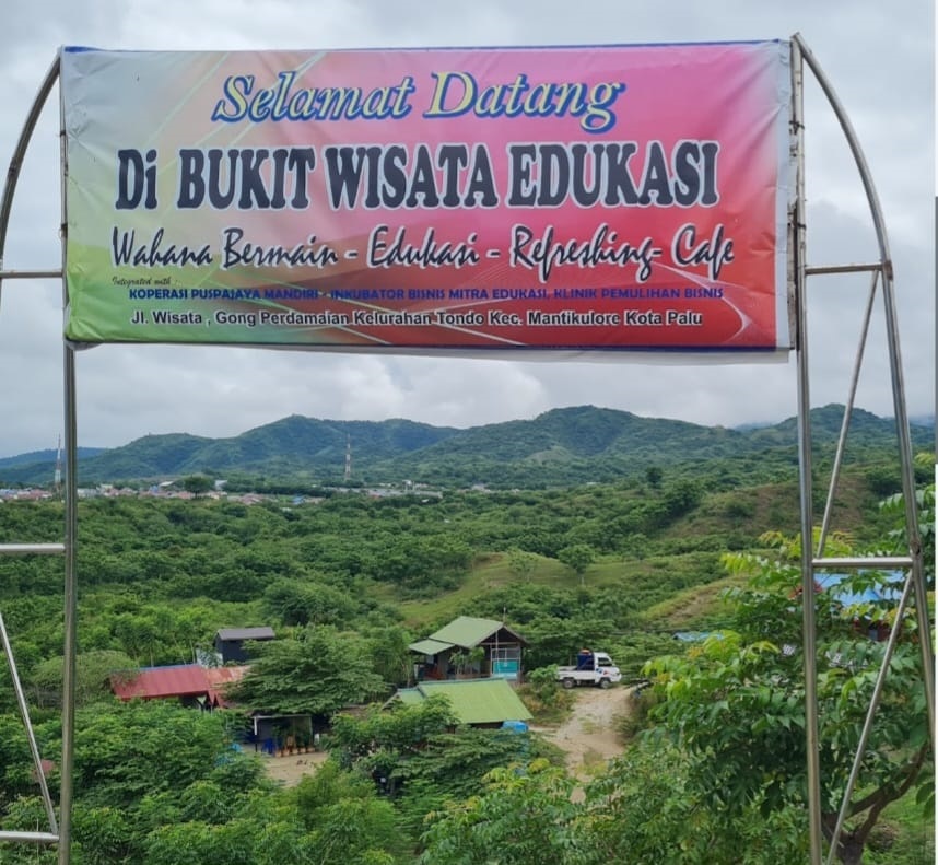 Pintu Gerbang Bukit Wisata Edukasi : Kawasan Wisata Edukasi di Pinggiran Kota Palu