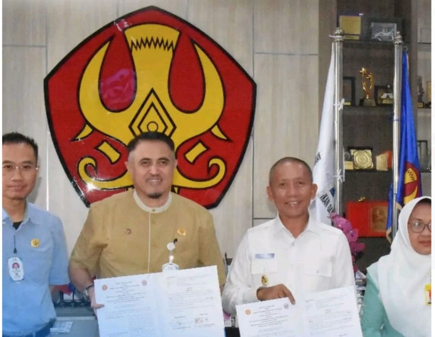 Penandatanganan Kerjasama antara Pemerintah Kab. Pohuwato Gorontalo dengan Univesitas Tadulako dalam hal penyelenggaraan pendidikan kedokteran, Foto : Humas Untad/Mujib