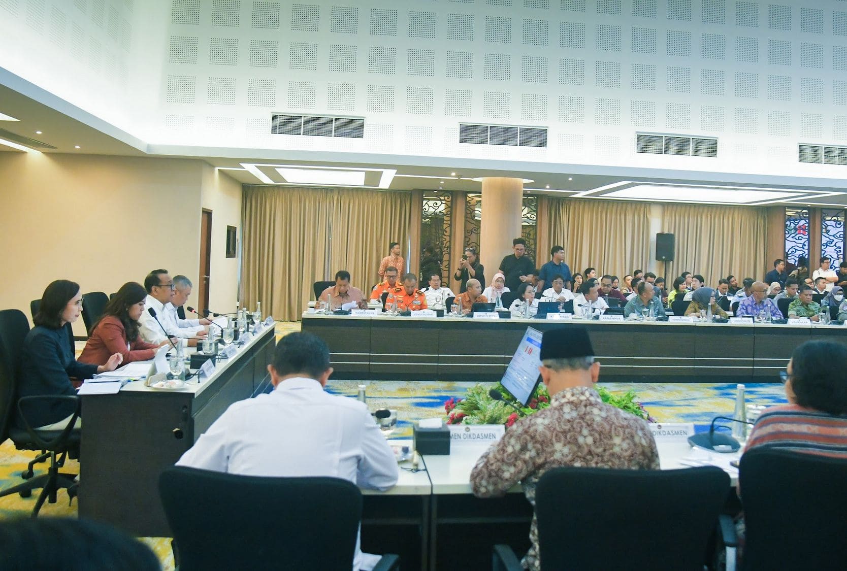 Menkomdigi Meutya Hafid menyampaikan paparan terkait persiapan Idul Fitri 2026 dalam Rapat Tingkat Menteri di Kantor Kemenko PMK, Jakarta Pusat, Kamis (12/02/2026). Foto: Humas Komdigi