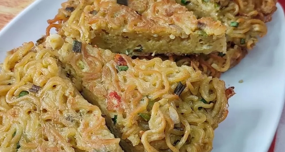 Martabak Mie Instan. Dok: Instagram @denosakitchen