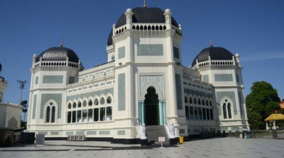 Masjid Raya Al Mashun Medan. Sumber : detik.com