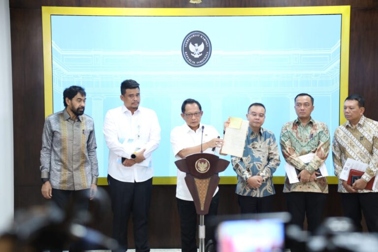Menteri Dalam Negeri Muhammad Tito Karnavian,saat memberikan keterangan pers. Foto: Puspen Kemendagr