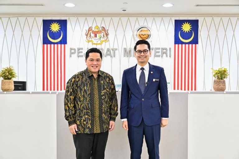 Menteri Pemuda dan Olahraga Republik Indonesia (Menpora RI) Erick Thohir bertemu Menteri Belia dan Sukan (Menteri Pemuda dan Olahraga) Malaysia Muhammed Taufiq Johari, Selasa (10/2/2026). Foto: Dok Kemenpora