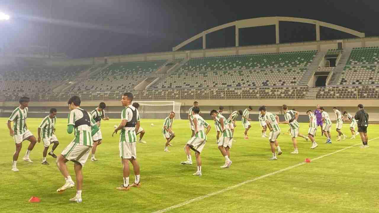 Official training PSS Sleman jelang menghadapi Dewa United di Stadion Maguwoharjo, Sleman, Rabu (16/4/2025). Foto: dok. Serly Putri Jumbadi/detikJogja.