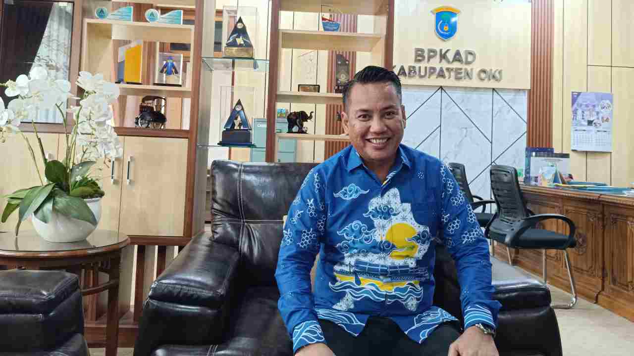 Plt Kepala Badan Pengelola Keuangan dan Aset Daerah (BPKAD) Kabupaten OKI, Farlidena Burniat. Foto: dok. sumeks.co