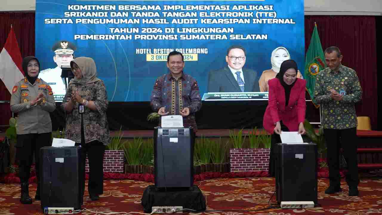 Pemusnahan Arsip Inaktif Organisasi Perangkat Daerah di Lingkungan Pemprov Sumsel Tahun 2024. Sumber: Dokumentasi Humas Pemprov Sumsel.