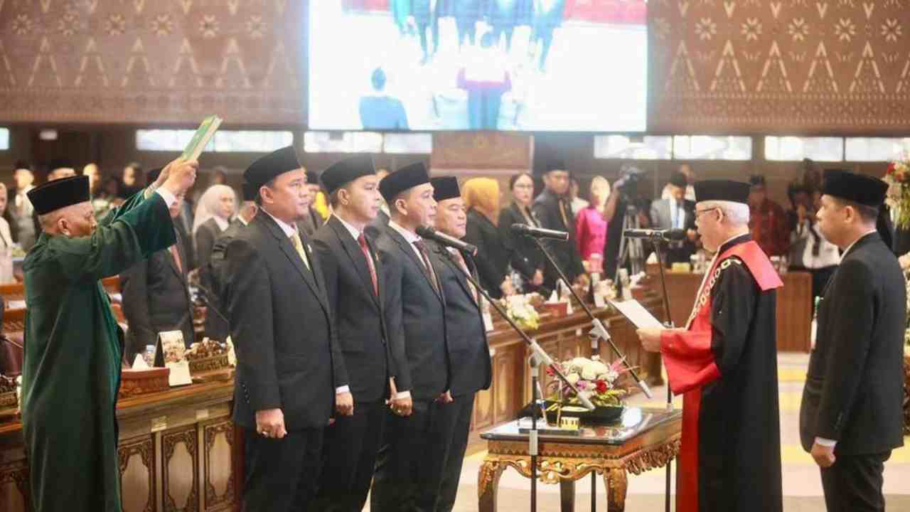 DPRD Sumsel Lengkap, Pimpinan Dilantik, Tantangan Berat Menanti. Foto: Dokumentasi DPRD Sumsel.