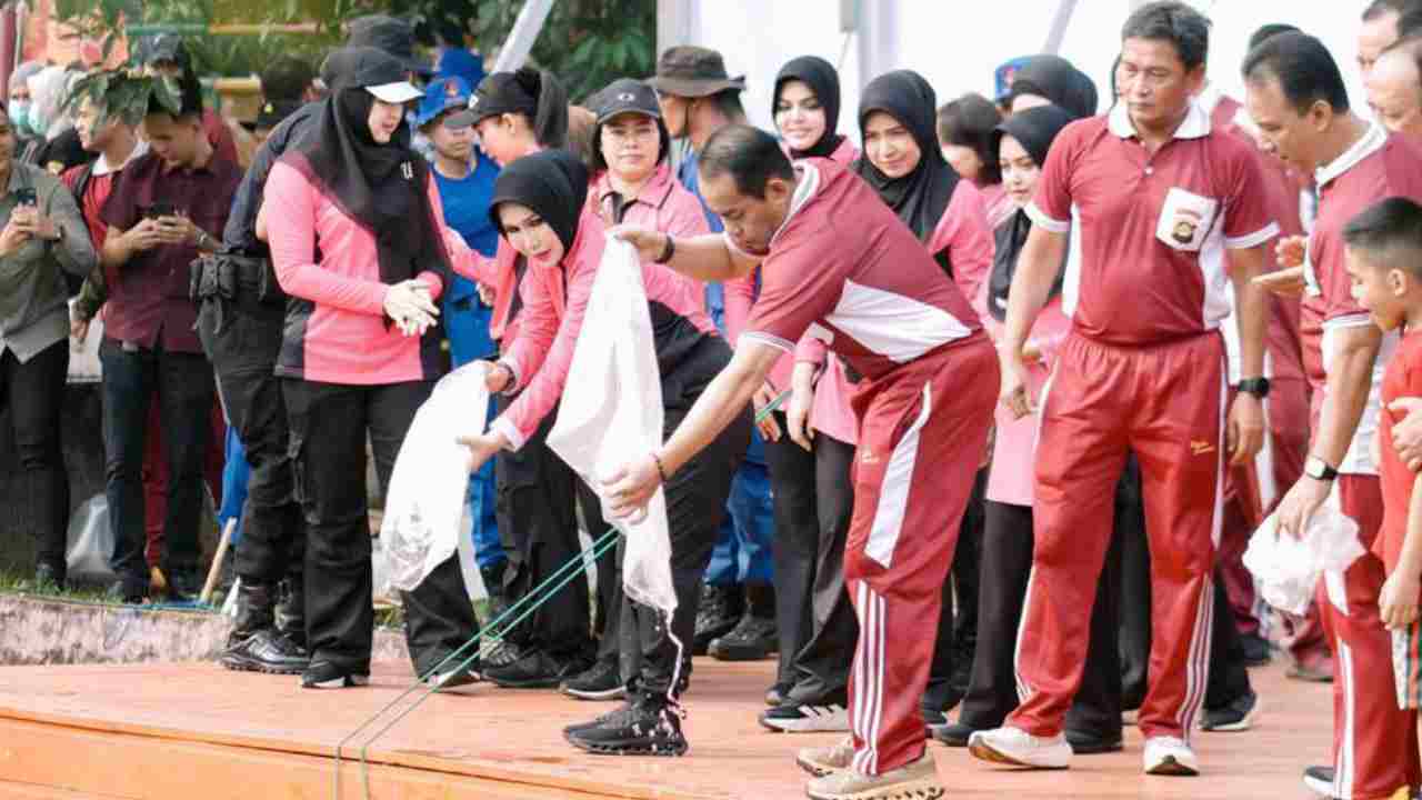 Polda Sumsel Gelar Panen Raya dan Tebar 50.000 Benih Ikan, Wujud Nyata Dukung Ketahanan Pangan Nasional. Foto: Dok. Humas Polda Sumsel.
