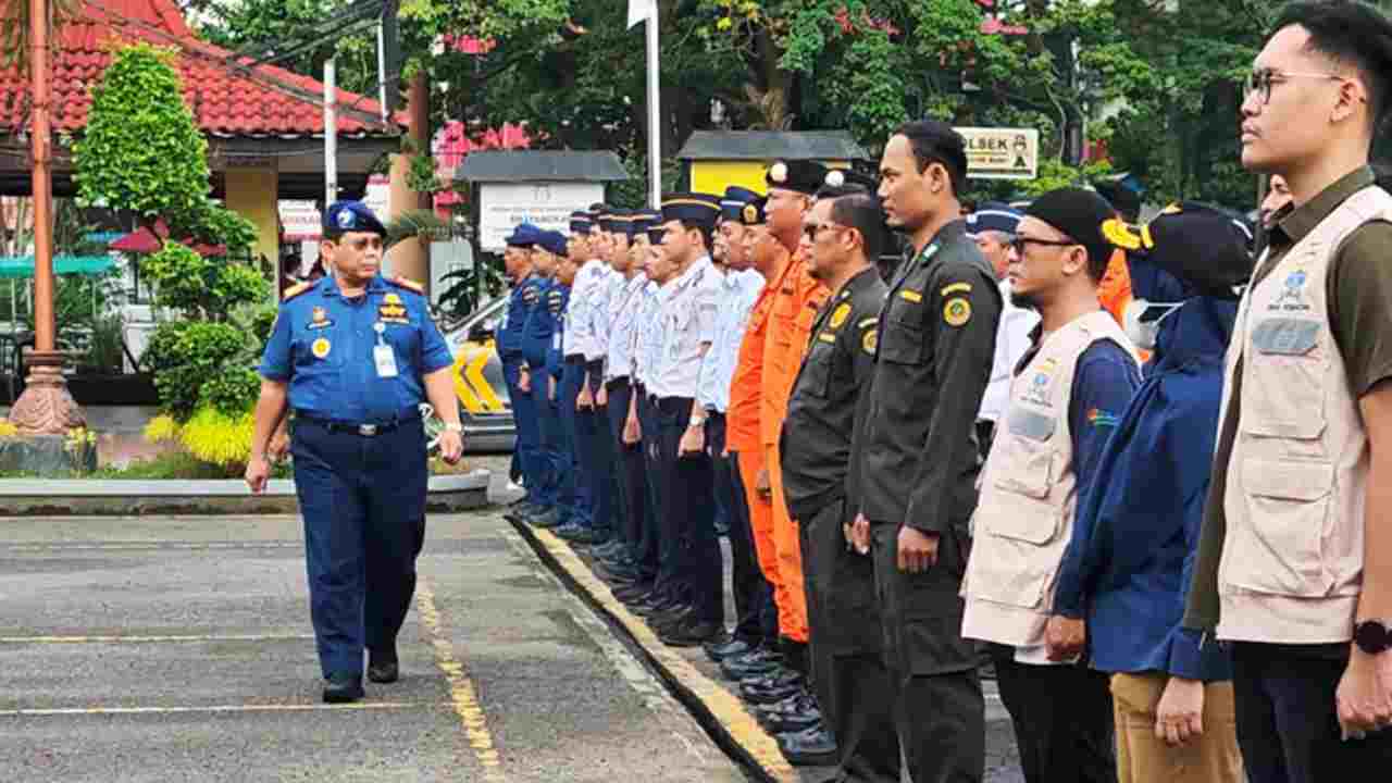 Penutupan resmi Posko Terpadu Penyelenggaraan Angkutan Laut Lebaran 2025 di Lapangan Parkir Pelindo Regional 2 Palembang, Kamis (11/04/2025). Foto: dok. Pelindo Regional 2 Palembang. 