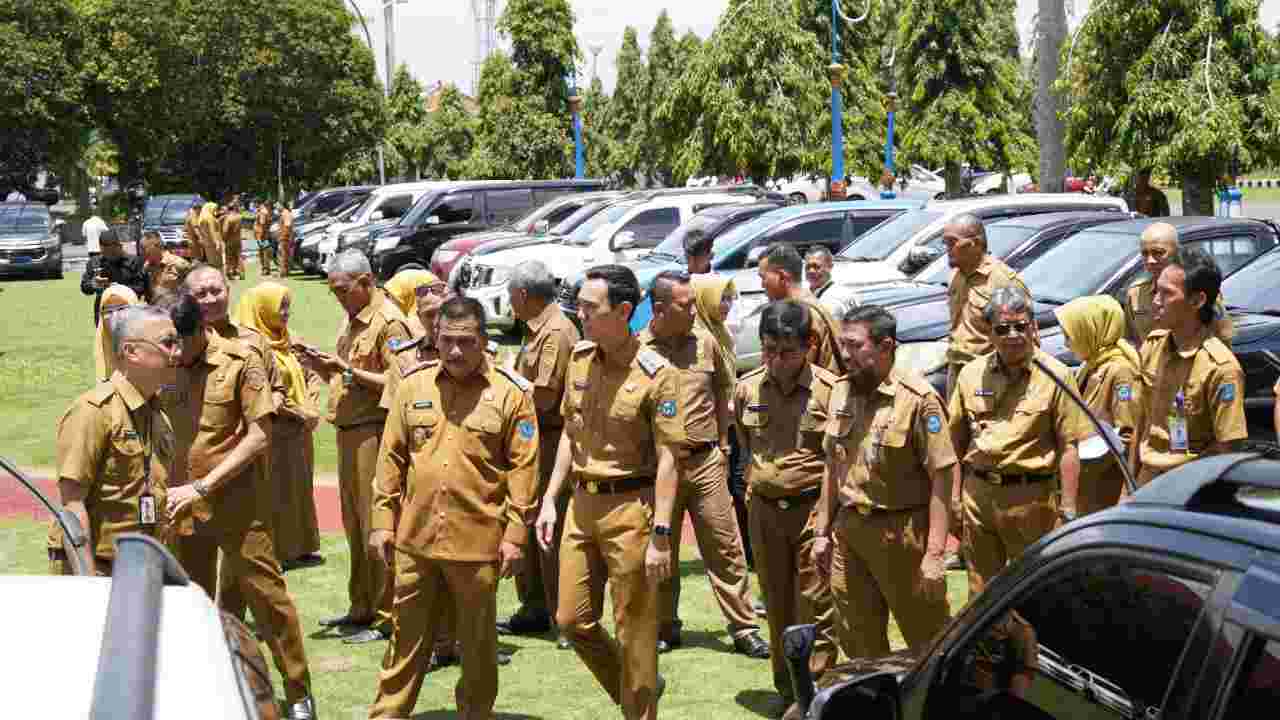 Ratusan Kendaraan Dinas Berbaris di OKI, Bupati Muchendi Gencarkan Penertiban Aset. Foto: dok. Diskominfo OKI
