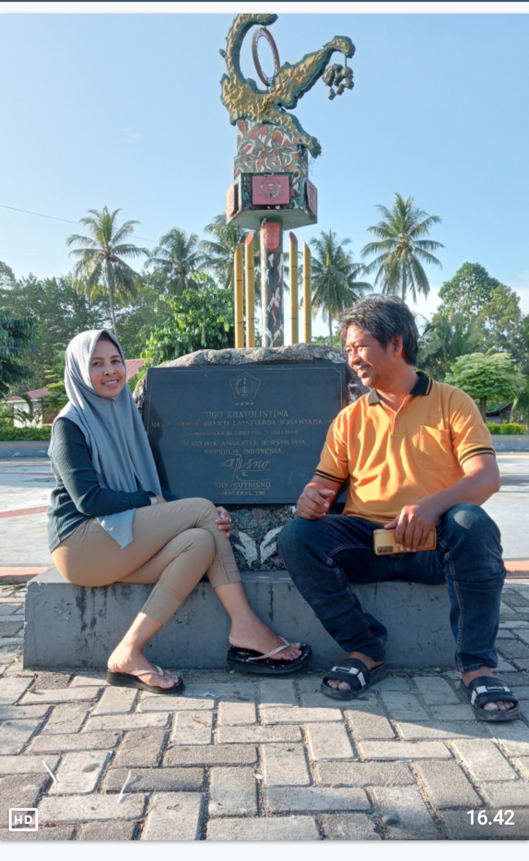 Gambar tugu khatulistiwa di Desa Siney Kec. Tinombo Selatan Kab. Parigi Moutong
