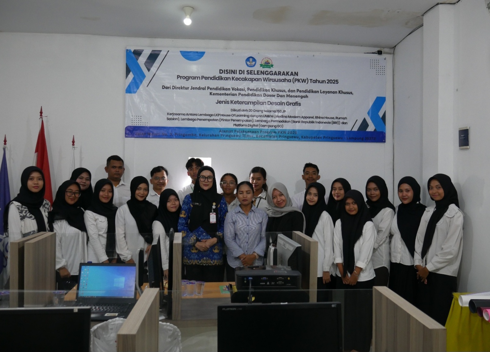 LKP House of Learning Pringsewu Lampung Menyelenggarakan Program PKW 2025. Foto: Dok Istimewa