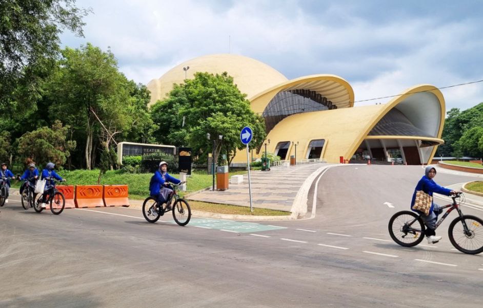 Taman Mini Indonesia Indah. Sumber : kompaspedia.kompas.id