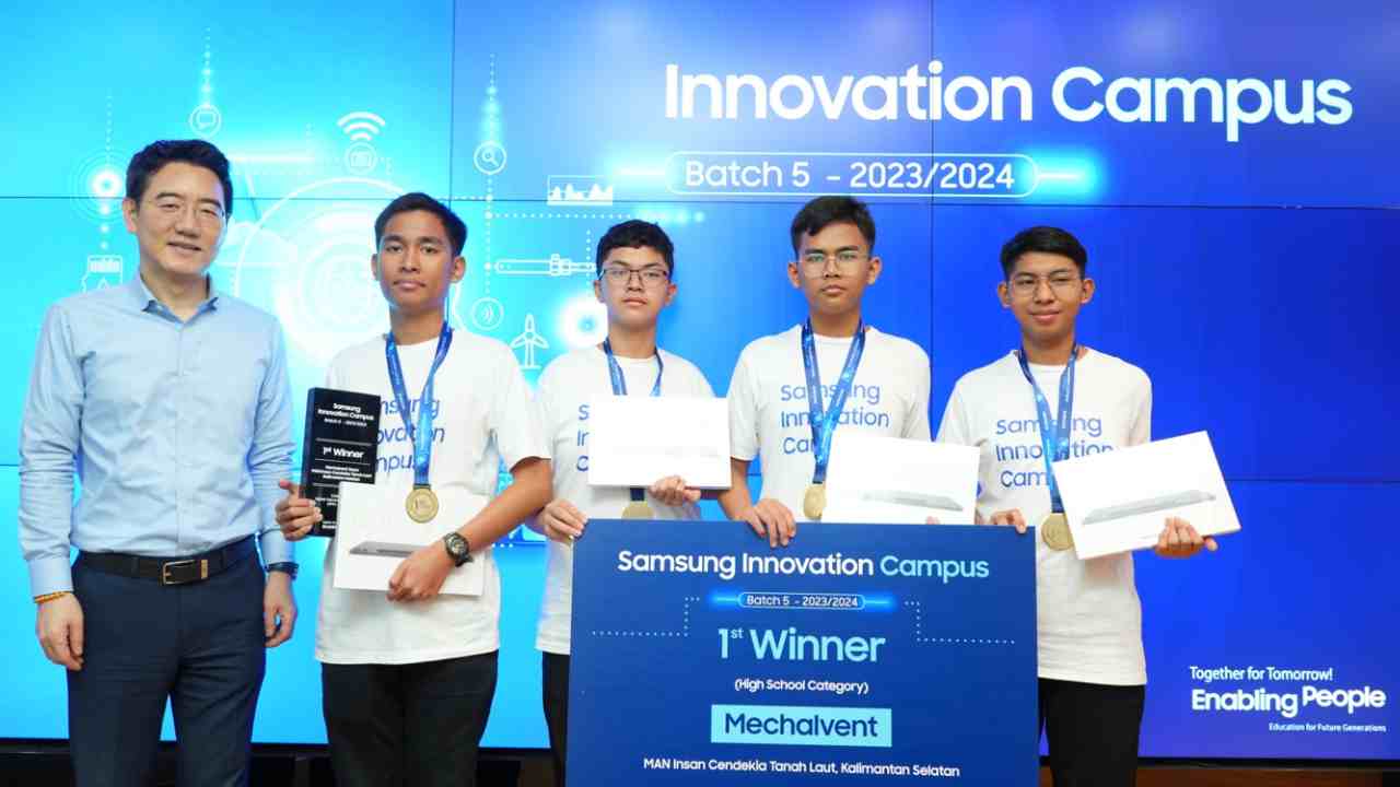 Tim Mechalvent bersama Harry Lee, President Samsung Electronics Indonesia, Siap Mewujudkan Inovasi Teknologi. Sumber: Samsung Indonesia.