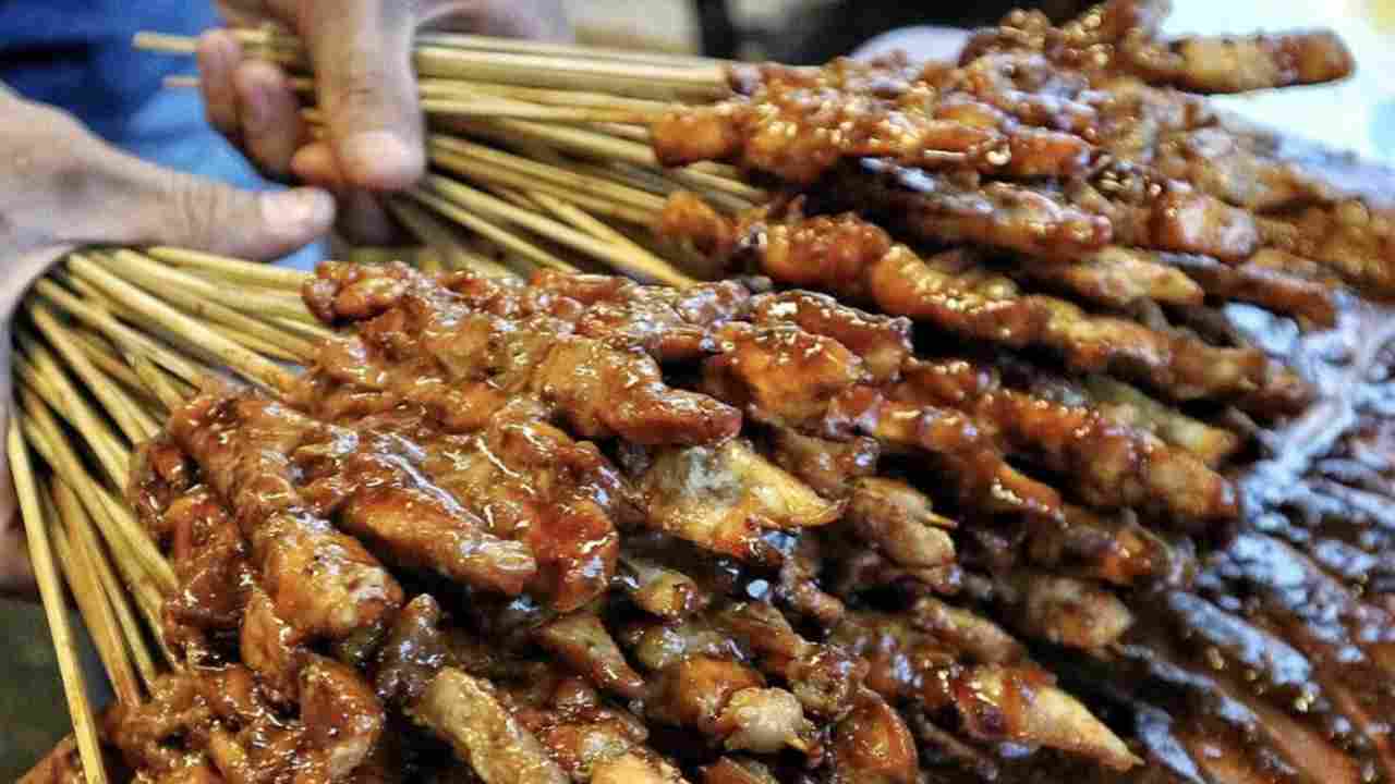 Tujuh Resep Sate Spesial untuk Malam Tahun Baru, Dari Sate Bumbu Kacang hingga Sate Cumi, Siap Manjakan Lidah! Foto: dok,detikcom