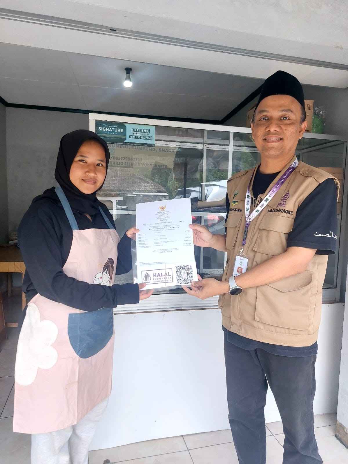 Penyerahan Sertifikat Halal untuk UMKM di Cangkringan Sleman. Foto: Istimewa