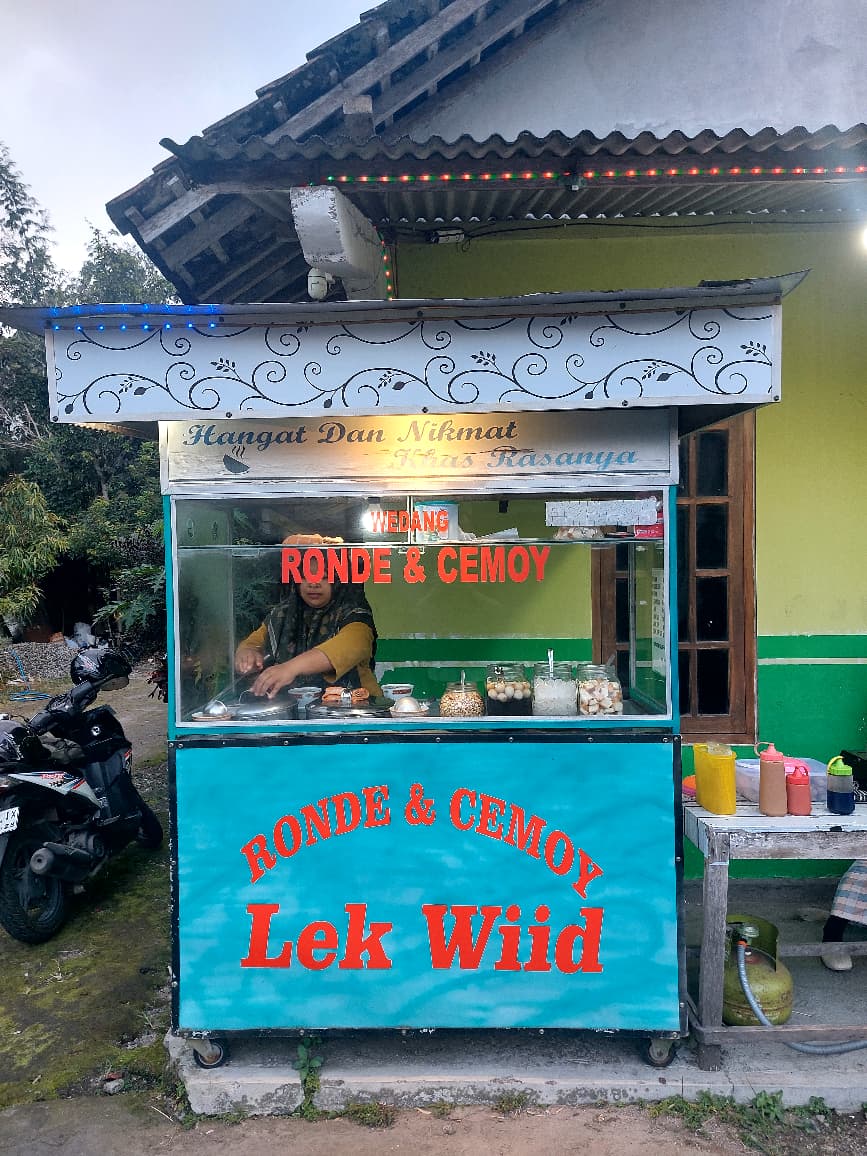 Wedand Ronde dan Cemoy Lek Wid  Gatak Wukirsari Cangkringan 