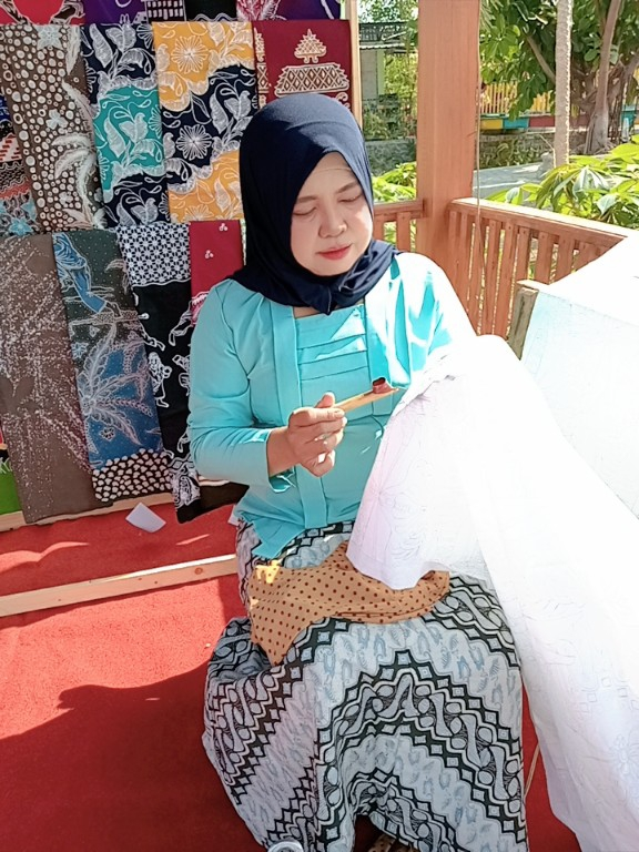 Wiwin Supriani Pemilik Usaha Batik PANORATIK Kota Madiun. Foto; Dok. Pribadi