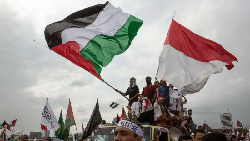 Aksi dukung Palestina sebagai bentuk persaudaraan sesama muslim sumber gambar: https://www.bbc.com/indonesia/indonesia-42383221