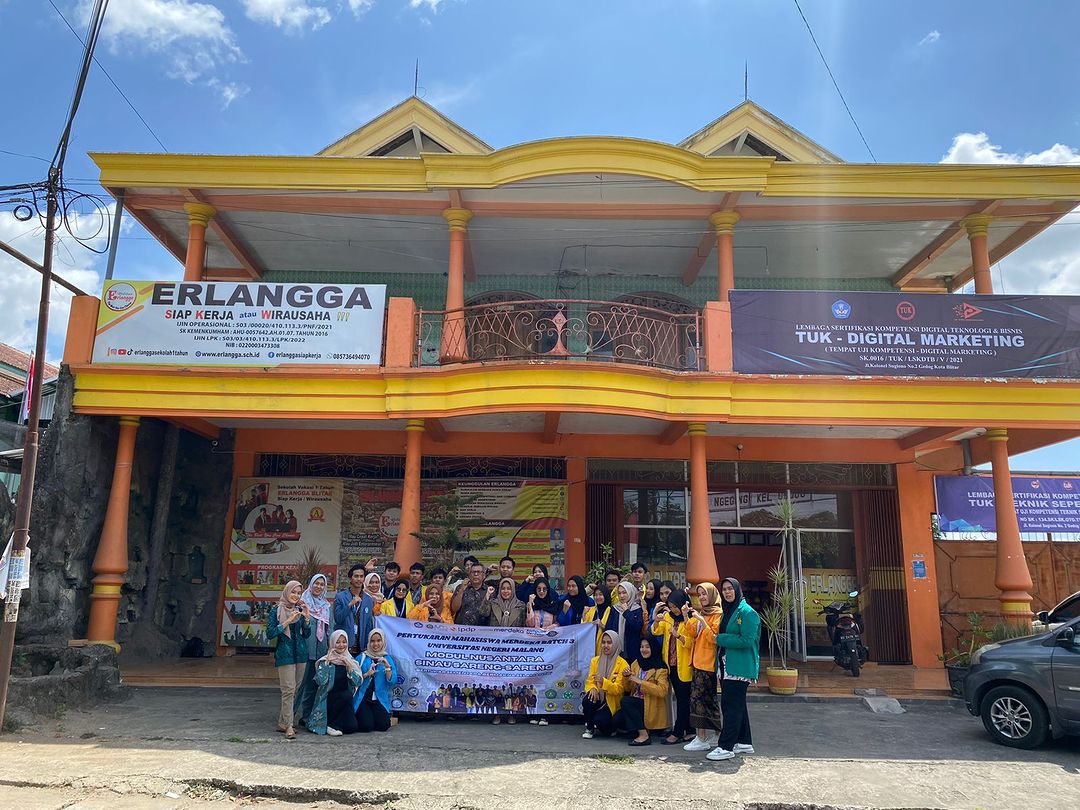 Erlangga Blitar, salah satu Lembaga Pelatihan di Kota Blitar dengan program unggulan Otomotif. Foto : IG Erlangga Blitar