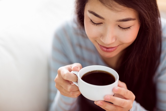 Kebiasaan ngopi disamping karena ketagihan, namun perlu memperhatikan kesehatan. Foto : alodokter.com