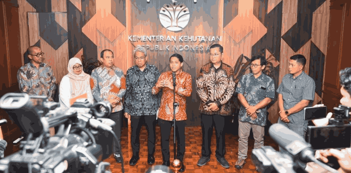 Kementerian Kehutanan RI menegaskan komitmennya dalam mendukung arahan Presiden Prabowo Subianto untuk menyelamatkan dan melestarikan populasi Gajah Sumatera. Foto: doc kehutanan.go.id